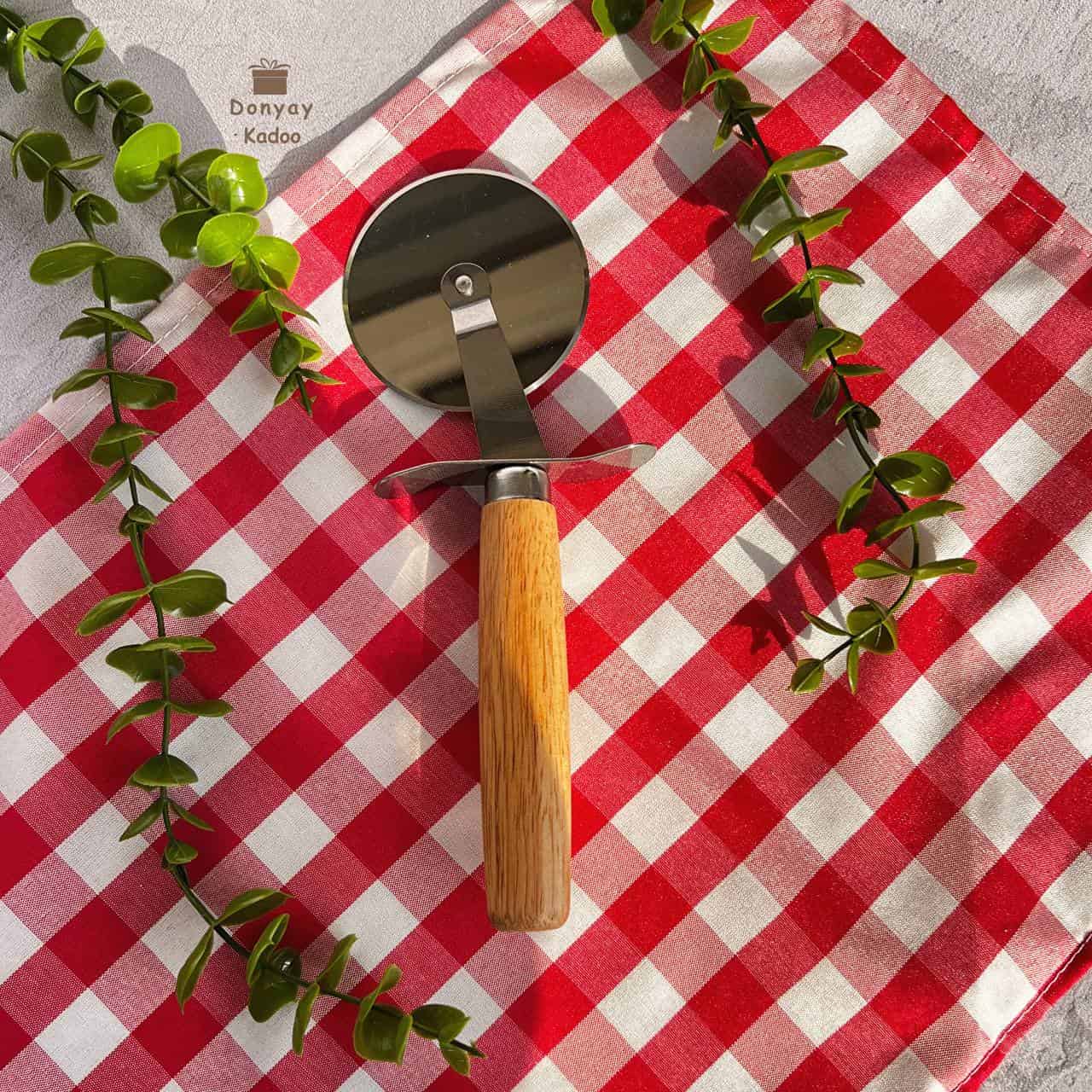 photo_2024-12-22_23-58-28 پیتزا بر استیل دسته چوبی - تصویر 1